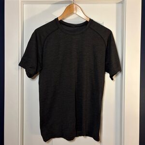 Lululemon Metal Vent Tech Short Sleeve – Heathered Black – Men’s Medium